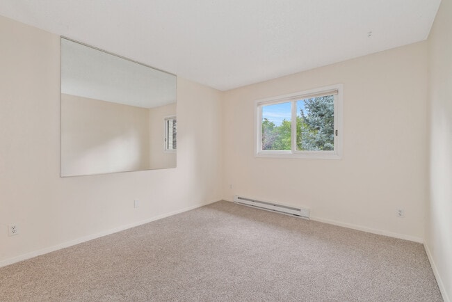 Photo - 5 Hemlock Ct