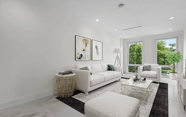 Building Photo - 122 Palmetto St Unit 2L Rental