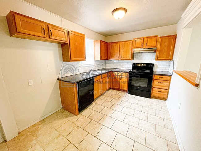 Photo - 1417 NW 95th St