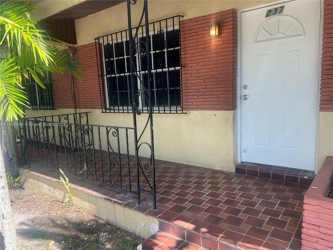 Building Photo - 235 NW 95th St Unit 235 Rental
