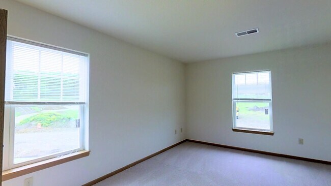 Photo - 3 Bedroom 2 Bathroom Condo Style Upper is Available Unidad 39