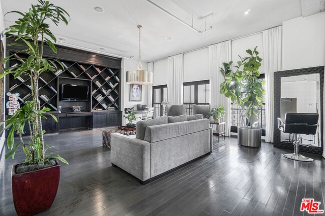 Photo - 1645 Vine St Unit 1007