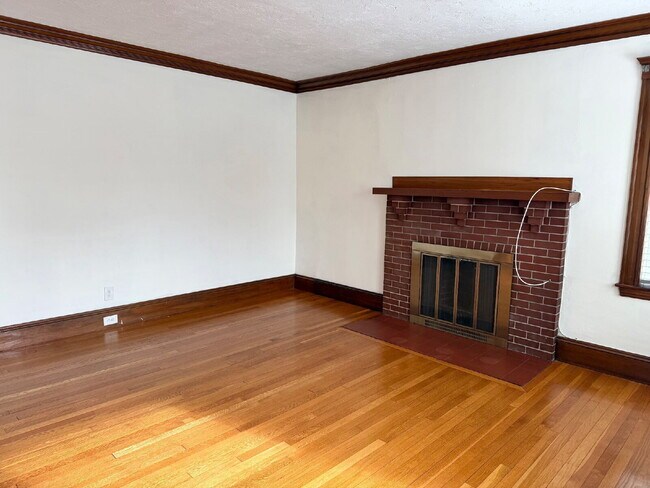 Spacious 3-Bedroom Haven in prime Milton neighborhood!