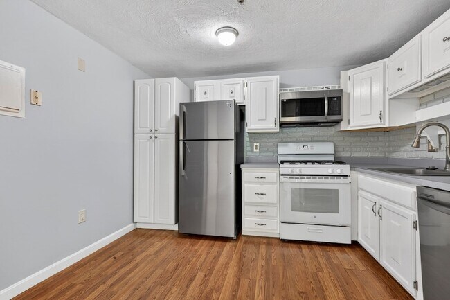 Photo - 7 Karen Cir Unit 2