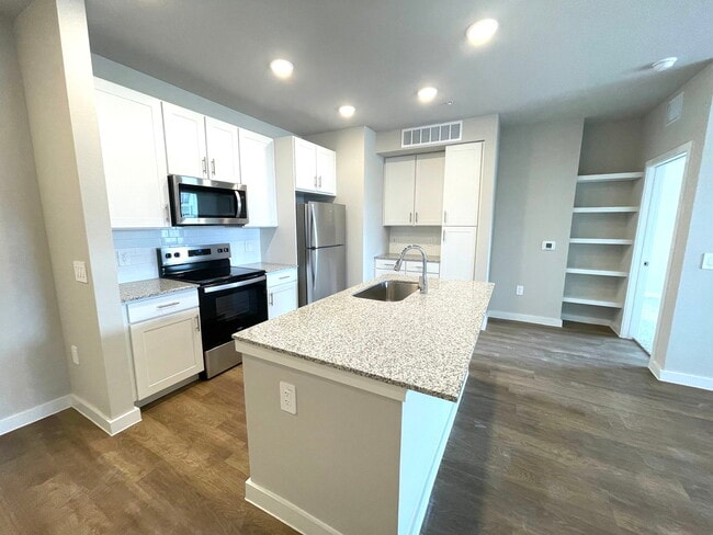 Photo - 3845 W Frontier Pkwy Unidad 3221