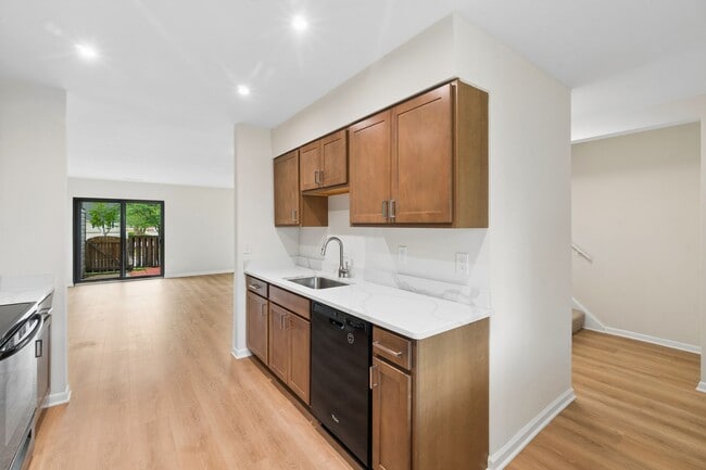 Photo - 290 Hilltop Ln