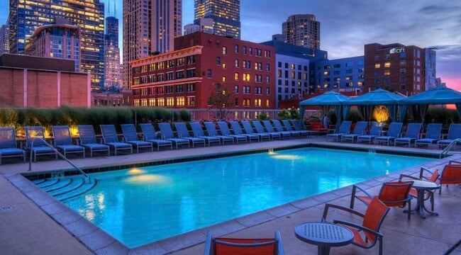 Photo - 545 N Dearborn St Unidad 1206