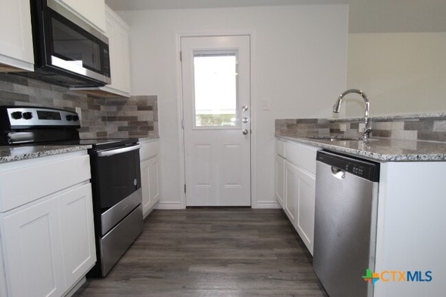 Building Photo - 118 Wind Ridge Dr Rental