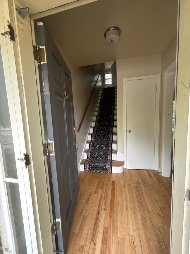 Photo - 715 NE Stadium Way Unit Upper