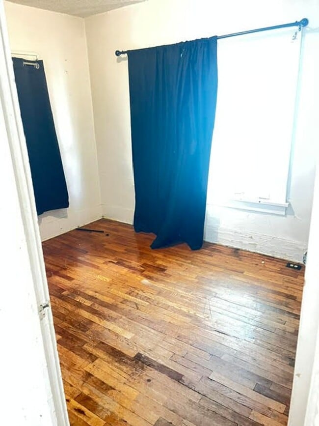 244 N Vine St Unit 244-1/2 N. Vine