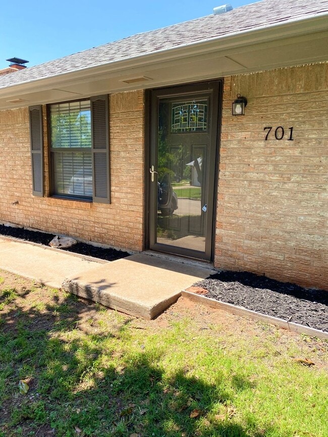 Photo - Available Now!  Darling Edmond Rental!