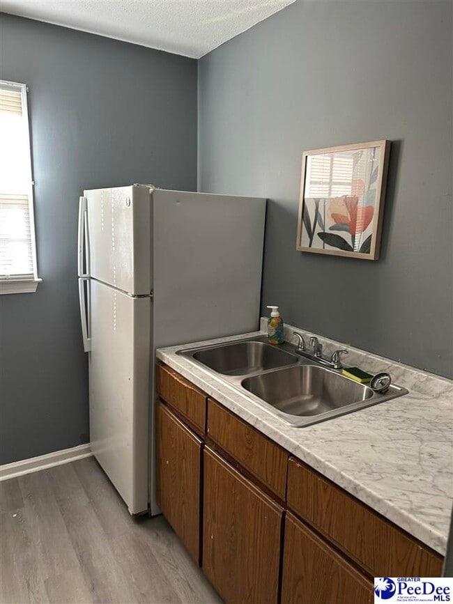 Photo - 1013 E National Cemetery Rd