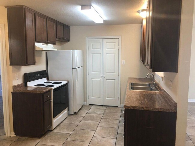 Photo - 305 Shirley Dr