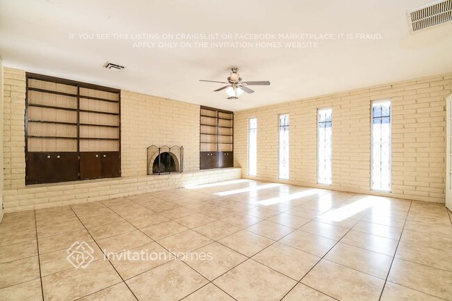 Photo - 429 E 10th Dr