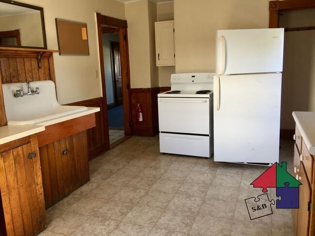 Photo - 37 Church Hill Rd Unit Apartment B