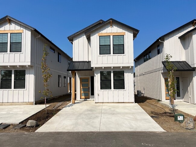 Photo - 9909 NE 46th Ct