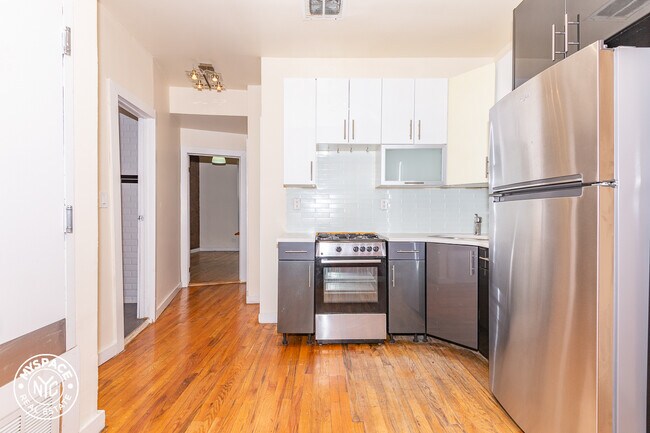 Photo - 1088 Bedford Ave