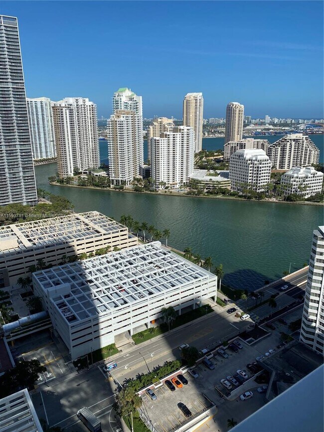 Photo - 950 Brickell Bay Dr