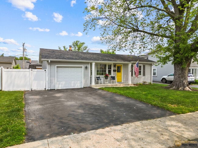 Photo - 204 E Dickens Ave House
