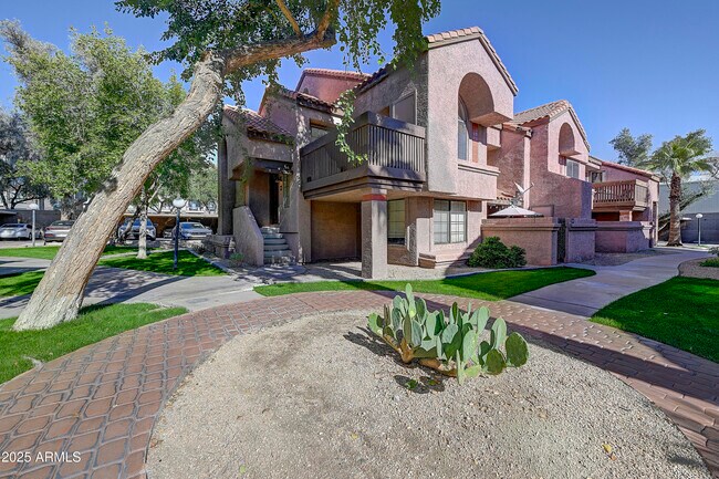 Building Photo - 925 N College Ave Unit E217