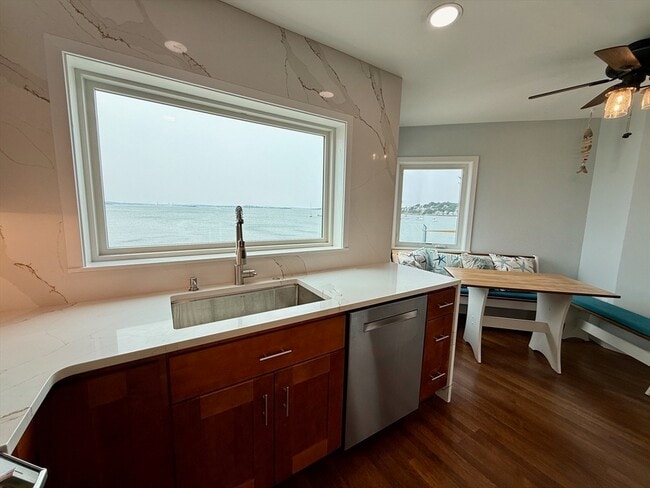 Building Photo - 6 Marina Dr Rental