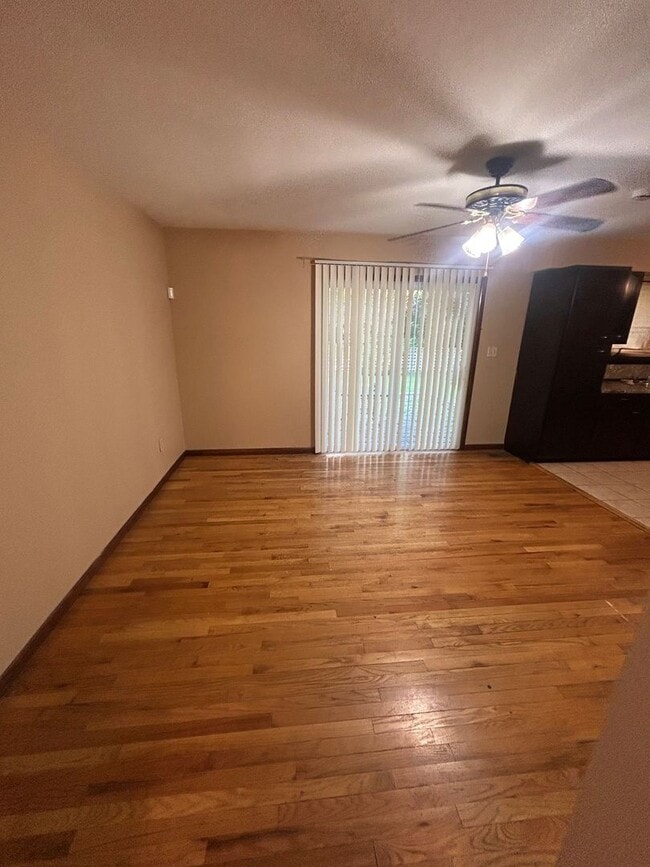 Photo - 2277 Jennings St