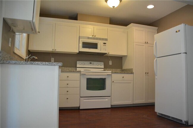 Photo - 1299 Cumberland Rd NE
