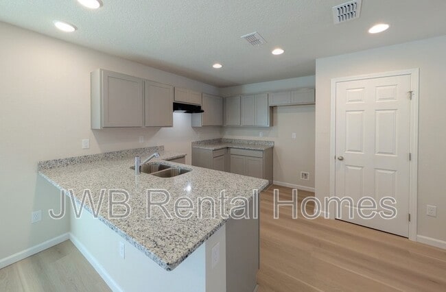 Photo - 1494 Mason Ave