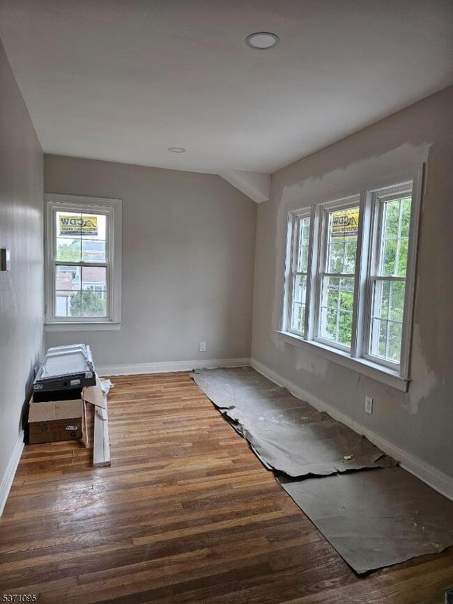 Photo - 135 Main St Unidad B