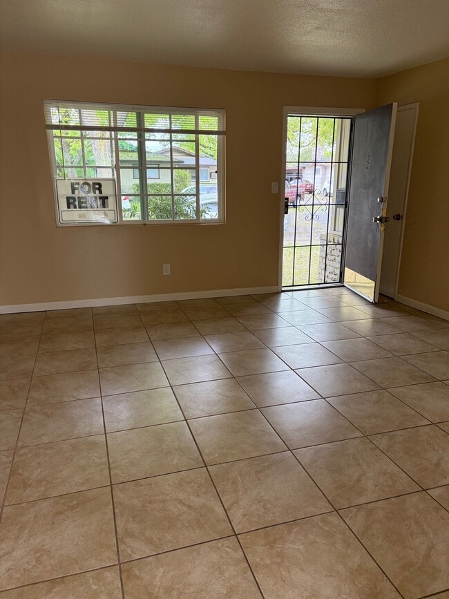 1701 Carver Ct Unit 2
