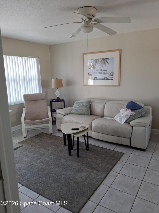 Photo - 7165 Ridgewood Ave Unidad Unt7