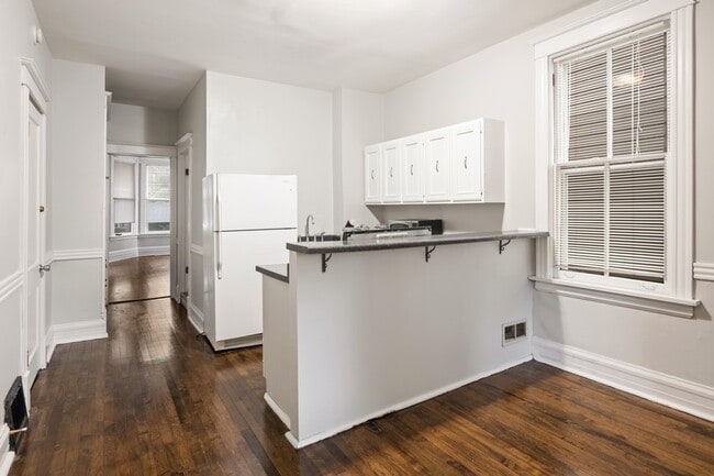 Photo - 1529 W Nelson St Unit 1f