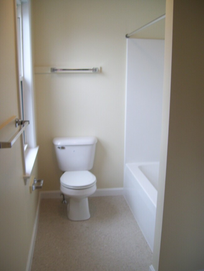 Photo - 293 Front St Unit Front Left