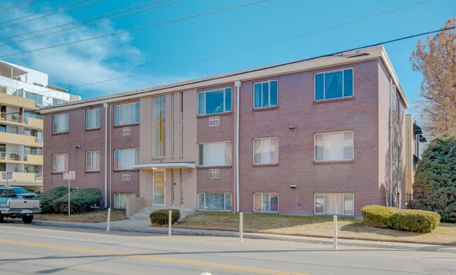 Building Photo - 4720 E 8th Ave