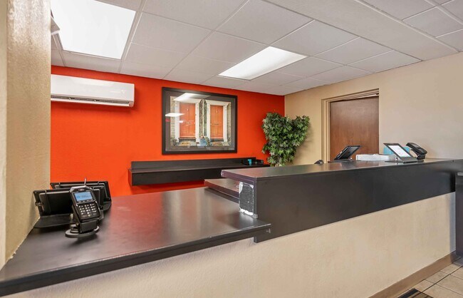 Furnished Studio-Chicago - Burr Ridge
