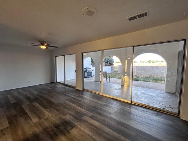 Photo - 606 Western Dr