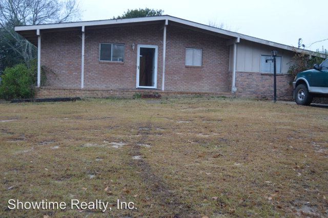 Photo - 355 McCartha Dr House