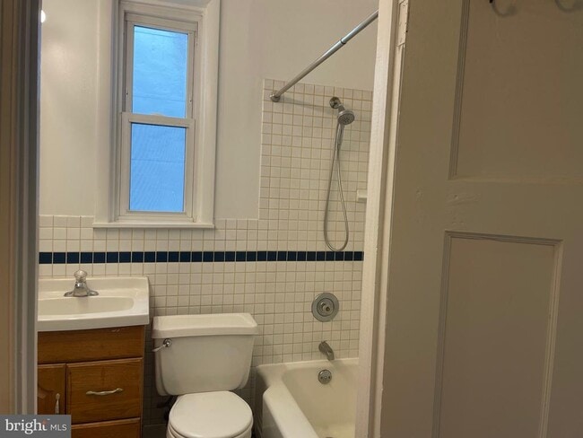 Photo - 440 Elrino St