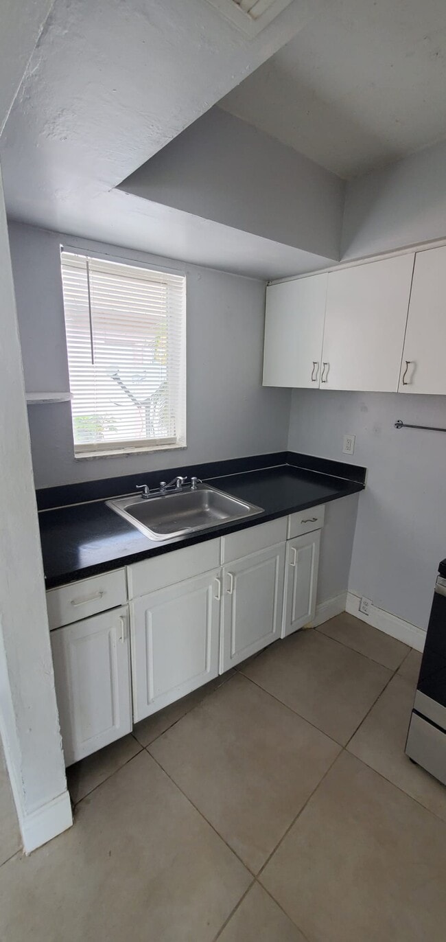 Photo - 921 SW 10th Dr Unit 3