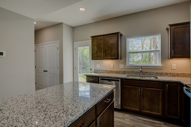 Photo - 5565 Limaburg Rd