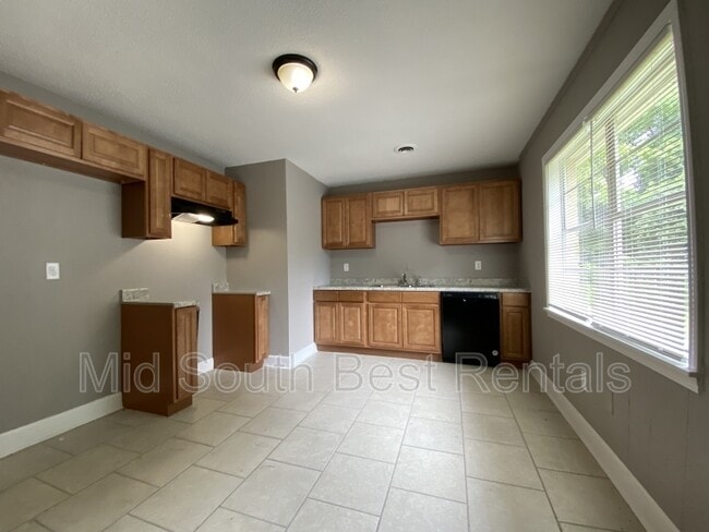 Photo - 4052 Ponca St