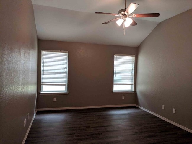 Photo - 2225 Trey Rogillios Way