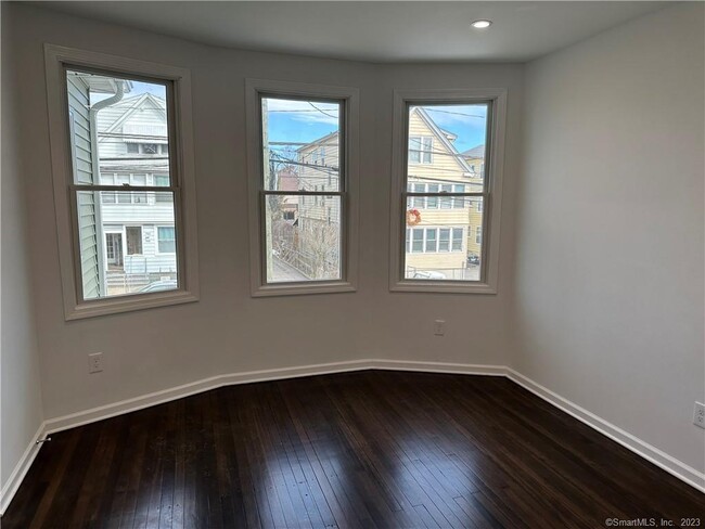 Photo - 761 Brewster St Unit 2