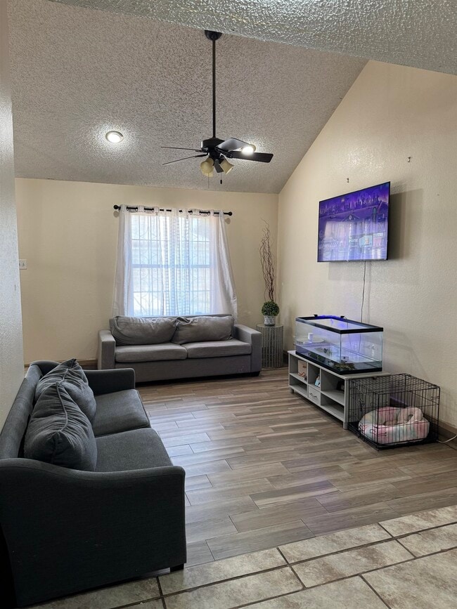 Photo - 605 Atlanta Dr