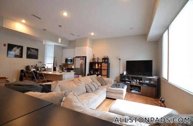 Photo - 55 Glenville Ave