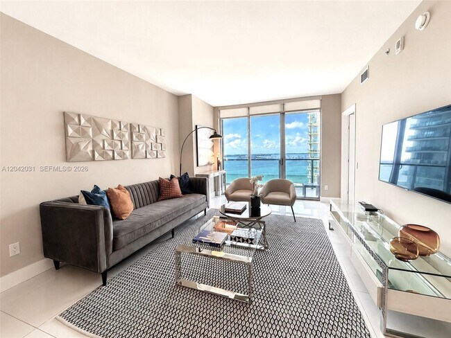 Building Photo - 1300 Brickell Bay Dr Unit 2307
