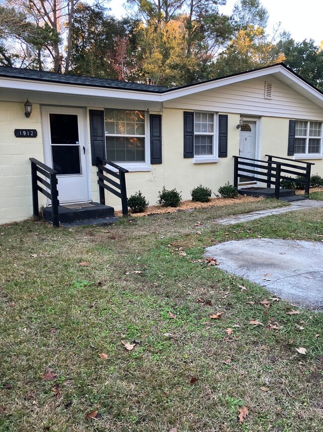 Building Photo - 1912 Able St