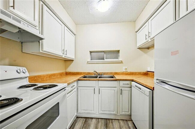 Photo - 2700 Mary St Condo Unit B-13