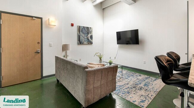 Photo - 700 Everett St Unidad 1113.1404938