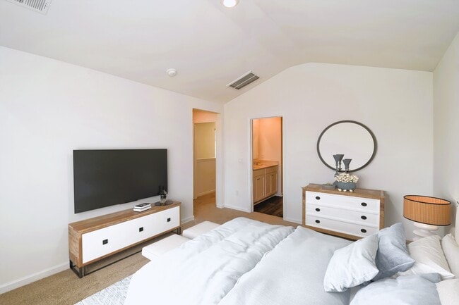 Photo - 110 Striker Rd